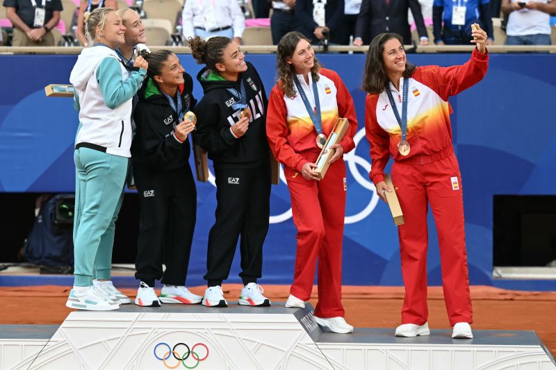 Andreeva/Shnaider atlet Rusia pertama peroleh medali Olimpiade Paris Andreeva/Shnaider atlet Rusia pertama peroleh medali Olimpiade Paris