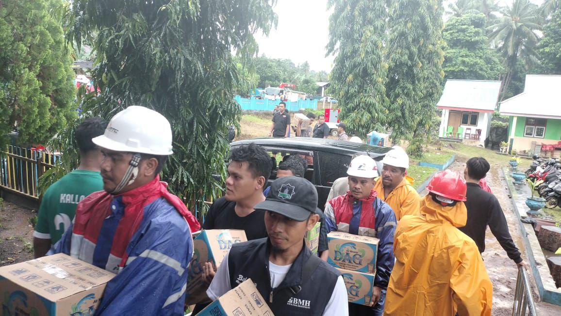 Pertamina berikan bantuan untuk korban banjir bandang di Ternate Pertamina berikan bantuan untuk korban banjir bandang di Ternate