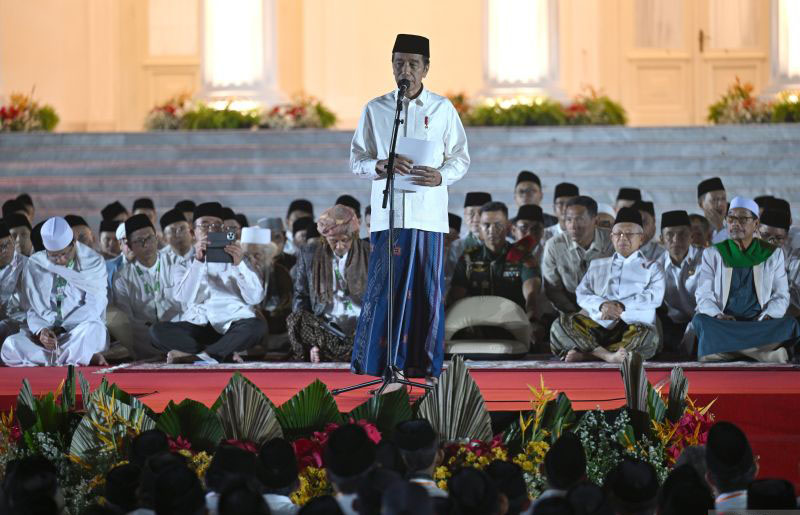 Pengamat menilai tak ada kata terlambat bagi Jokowi untuk minta maaf