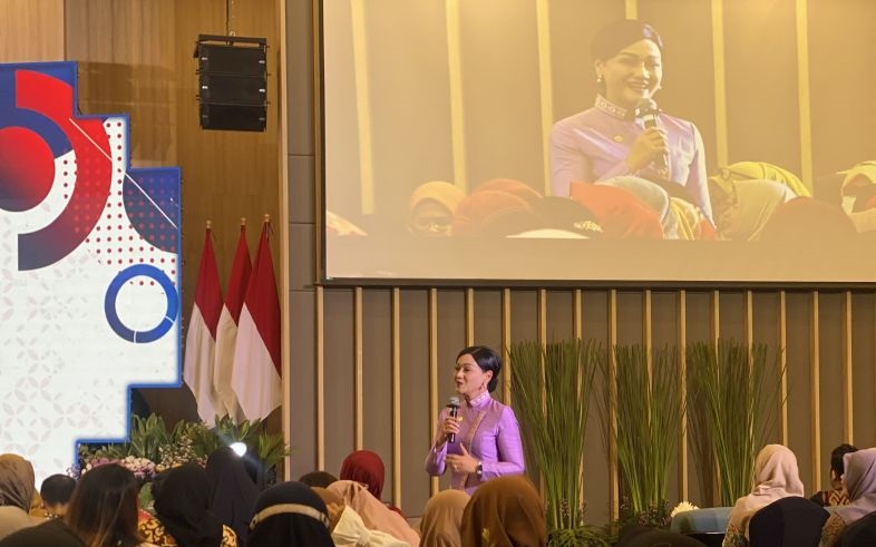 OJK edukasi perempuan pelaku UMKM tingkatkan literasi keuangan OJK edukasi perempuan pelaku UMKM tingkatkan literasi keuangan