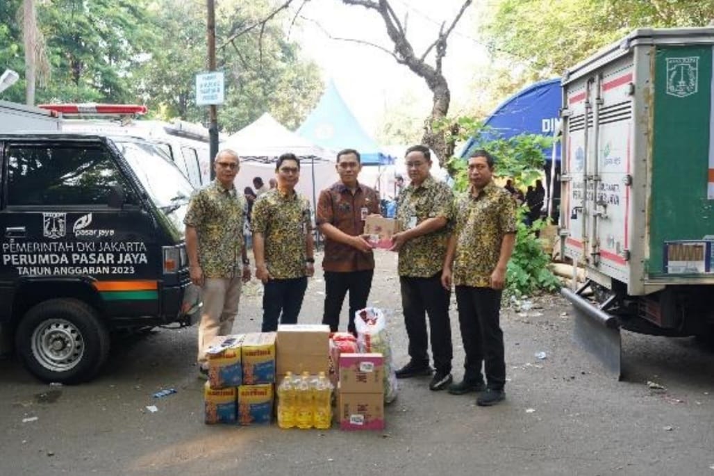 Pasar Jaya salurkan bantuan bahan pokok untuk korban kebakaran Manggarai Pasar Jaya salurkan bantuan bahan pokok untuk korban kebakaran Manggarai