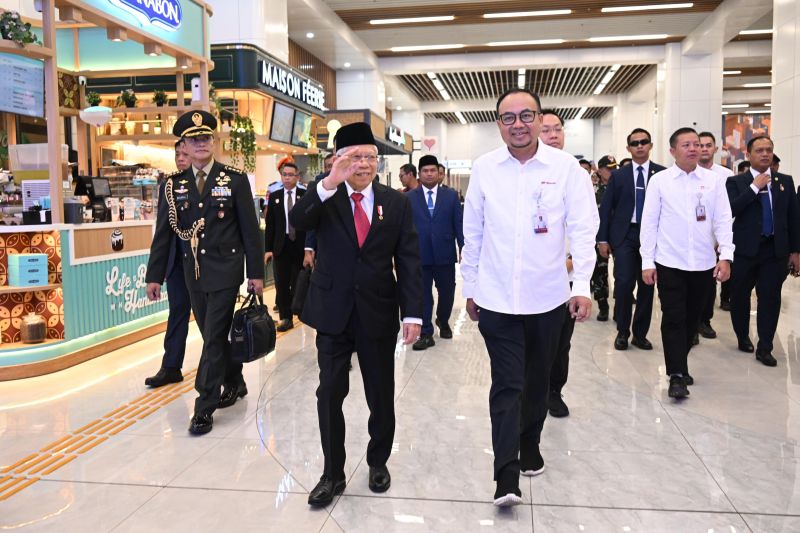 Wapres ke Sumedang hadiri upacara pelantikan Pamong Praja Muda IPDN Wapres ke Sumedang hadiri upacara pelantikan Pamong Praja Muda IPDN