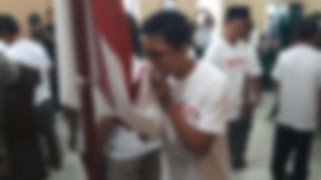 Momen HUT RI, belasan mantan anggota JI,cium bendera dan ikrar setia NKRI Momen HUT RI, belasan mantan anggota JI,cium bendera dan ikrar setia NKRI