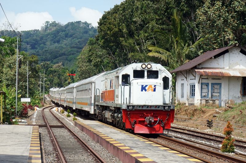 Jalur kereta api di Daop Jember aman dilalui pascagempa Bali Jalur kereta api di Daop Jember aman dilalui pascagempa Bali