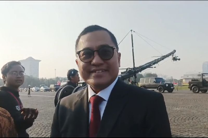 Heru Budi kerahkan Abang None hingga purna-Paskibraka di kirab bendara Heru Budi kerahkan Abang None hingga purna-Paskibraka di kirab bendara