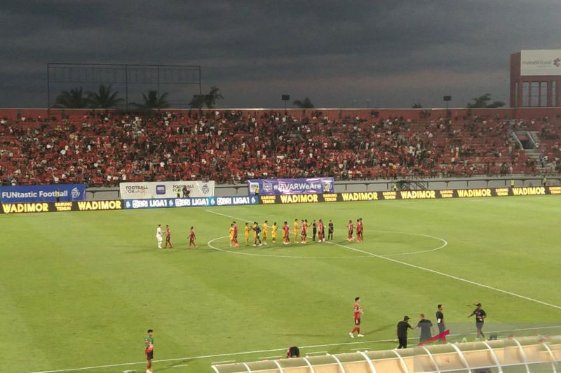 Bali United gilas Semen Padang 2-0 Bali United gilas Semen Padang 2-0
