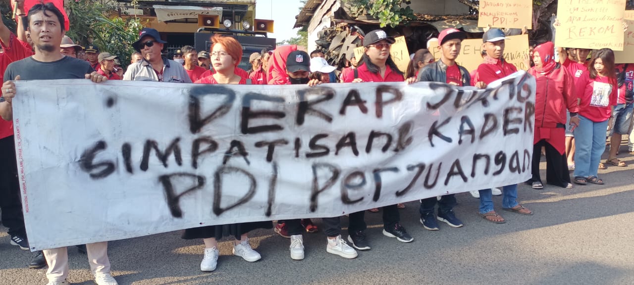 DPC PDIP Kabupaten digeruduk PAC se-Kabupaten Malang. Ada apa? DPC PDIP Kabupaten digeruduk PAC se-Kabupaten Malang. Ada apa?