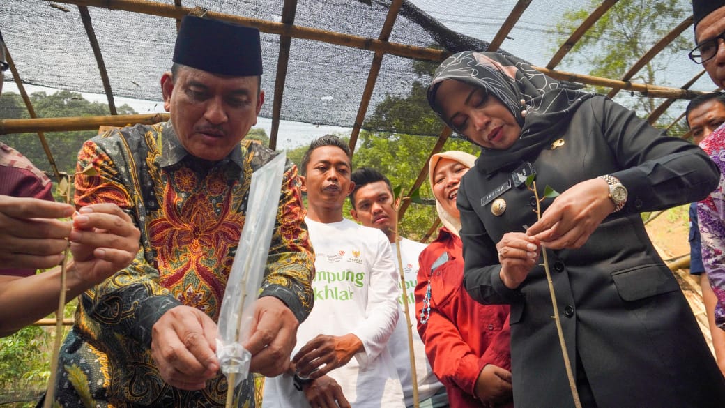 BAZNAS dan UPZ Telkom luncurkan Program Kampung Akhlak di Mojokerto BAZNAS dan UPZ Telkom luncurkan Program Kampung Akhlak di Mojokerto