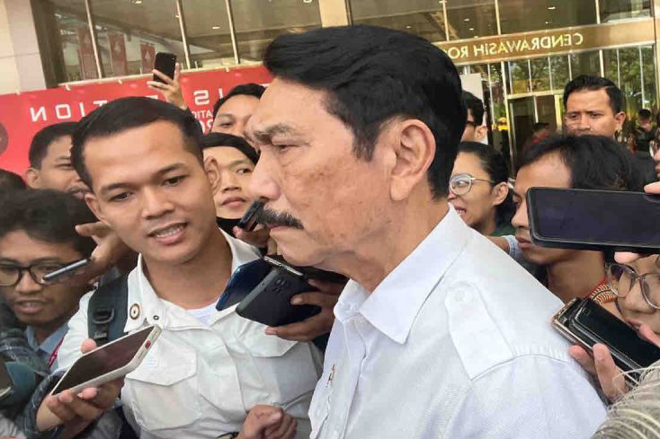 Luhut sebut pabrik sekitar Jakarta bakal dipasangi sensor deteksi jenis gas