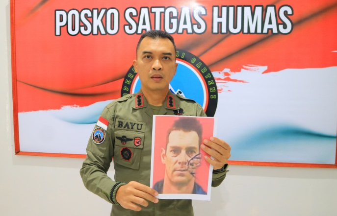 KKB sandera dan bunuh pilot berkewarganegaraan NZ di Distrik AlamaTimika KKB sandera dan bunuh pilot berkewarganegaraan NZ di Distrik AlamaTimika