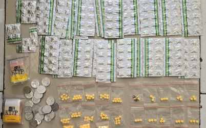 Respon laporan masyarakat, polisi gerebek toko kosmetik edarkan obat terlarang Respon laporan masyarakat, polisi gerebek toko kosmetik edarkan obat terlarang