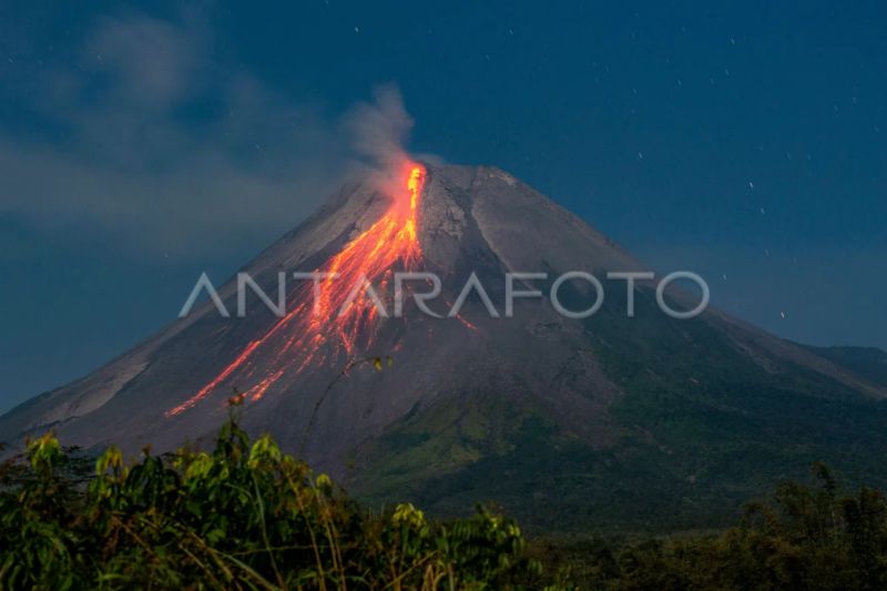 Gunung Merapi luncurkan 148 kali guguran lava dalam sepekan Gunung Merapi luncurkan 148 kali guguran lava dalam sepekan
