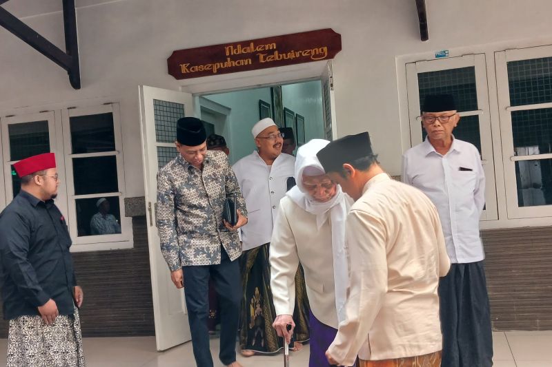 60 kiai sepuh bertemu di Pesantren Tebuireng Jombang bahas PKB 60 kiai sepuh bertemu di Pesantren Tebuireng Jombang bahas PKB