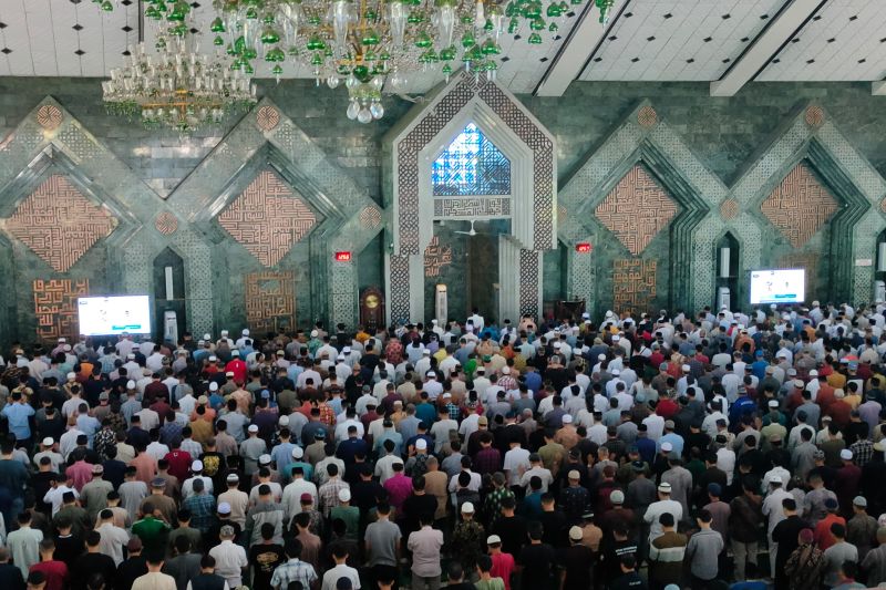Ribuan umat muslim di Makassar salat gaib untuk Ismail Haniyeh Ribuan umat muslim di Makassar salat gaib untuk Ismail Haniyeh