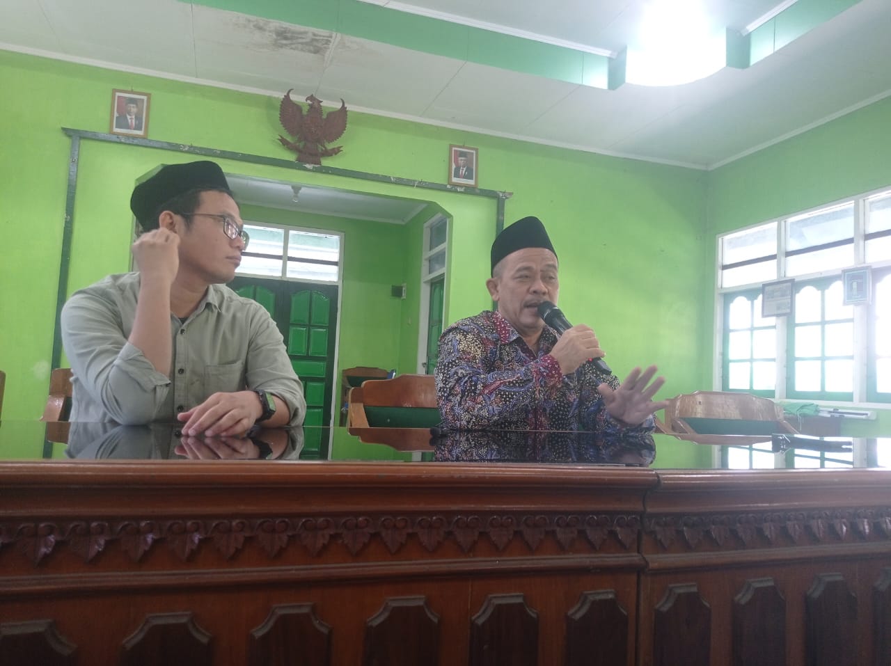 Sempat ditahan 2 bulan, Ketua DPRD Rembang akhirnya pulang ke tanah air