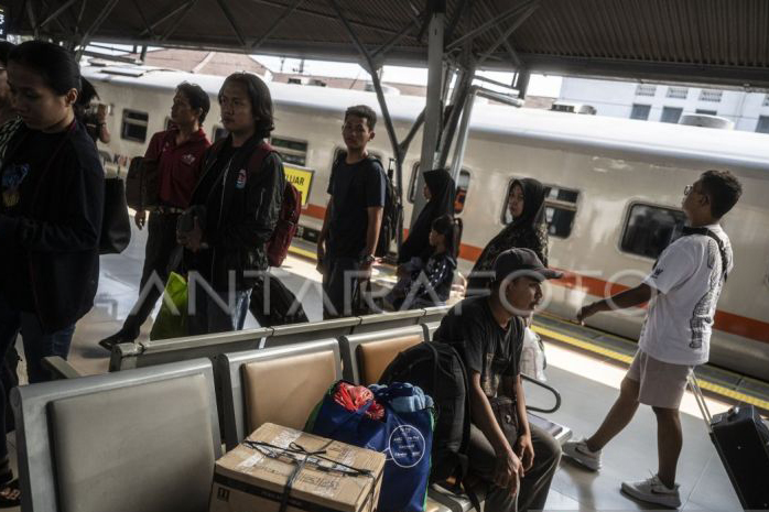 KAI Daop 1 masih berlakukan penyesuaian tarif khusus hingga akhir Agustus KAI Daop 1 masih berlakukan penyesuaian tarif khusus hingga akhir Agustus
