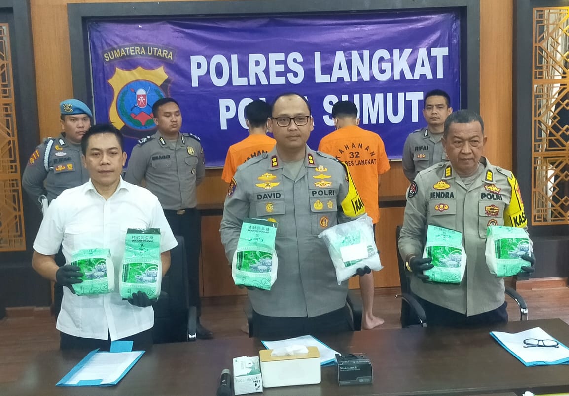 Petugas gagalkan pasokan 20 kg sabu tujuan Medan dan amankan dua tersangka Petugas gagalkan pasokan 20 kg sabu tujuan Medan dan amankan dua tersangka