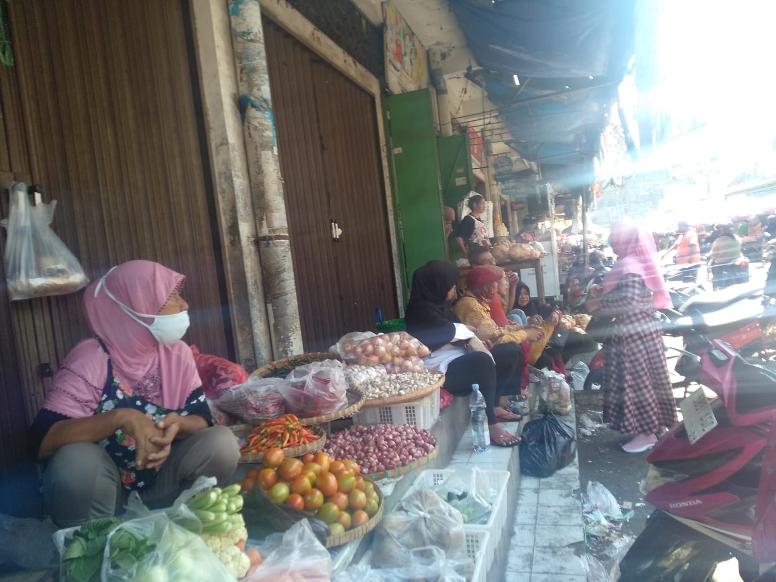 Harga cabai rawit merah di Salatiga mulai turun Harga cabai rawit merah di Salatiga mulai turun