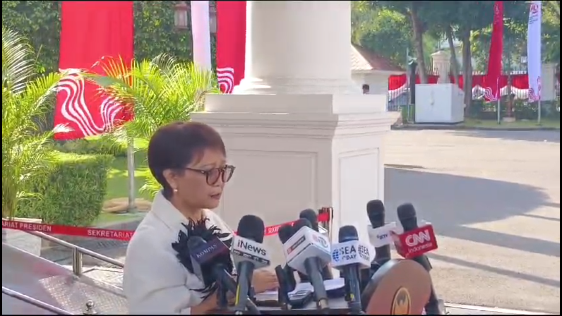 Presiden Jokowi menerima Pelaksana Menlu Sudan di Istana Kepresidenan, Jakarta dan dengar penjelasan tentang konflik di sana