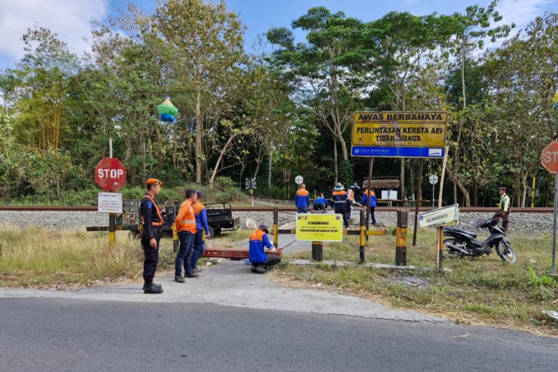 Daop 6 Yogyakarta tutup dua perlintasan di Kulon Progo-Sukoharjo Daop 6 Yogyakarta tutup dua perlintasan di Kulon Progo-Sukoharjo