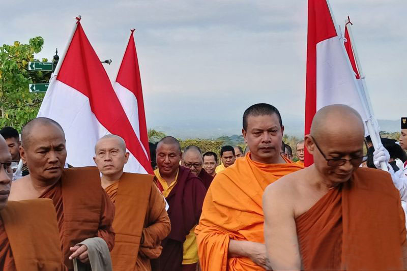 Pradaksina merdeka digelar di pelataran Candi Borobudur