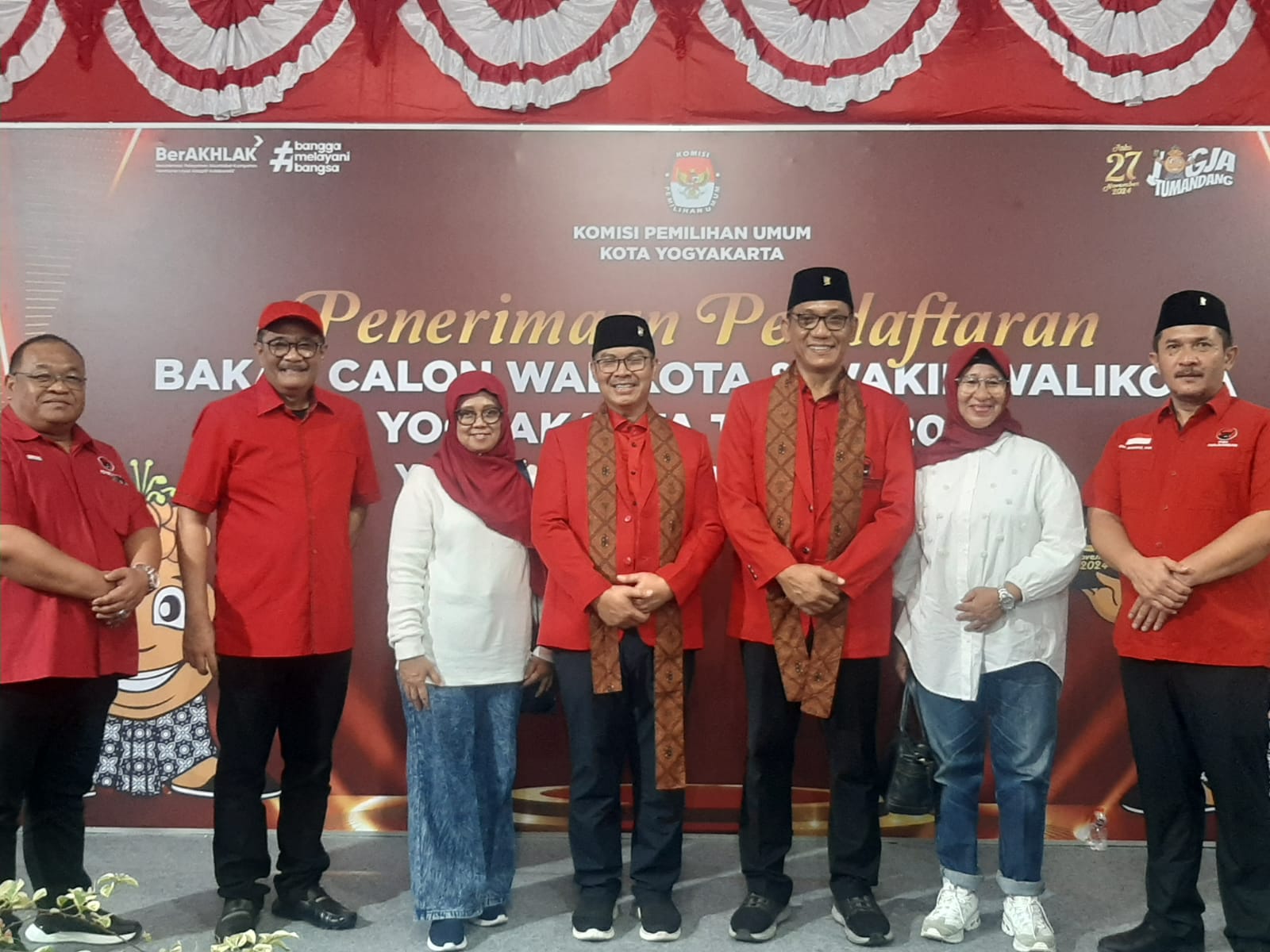 Hasto Wardoyo & Wawan Harmawan Resmi Daftar ke KPU Yogyakarta