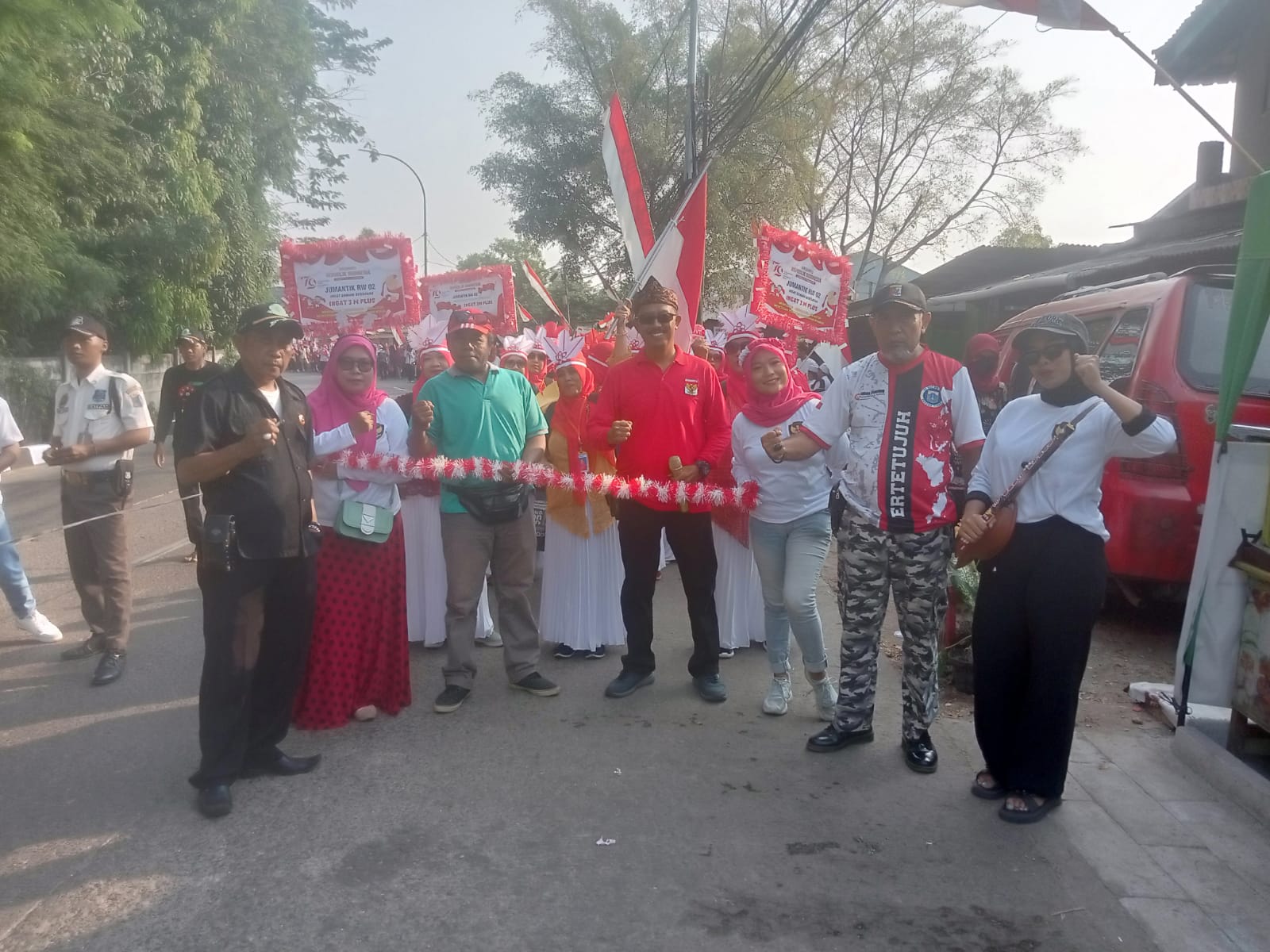 Warga RW 02 Cakung Timur meriahkan HUT RI dengan Carnaval Merah Putih Warga RW 02 Cakung Timur meriahkan HUT RI dengan Carnaval Merah Putih