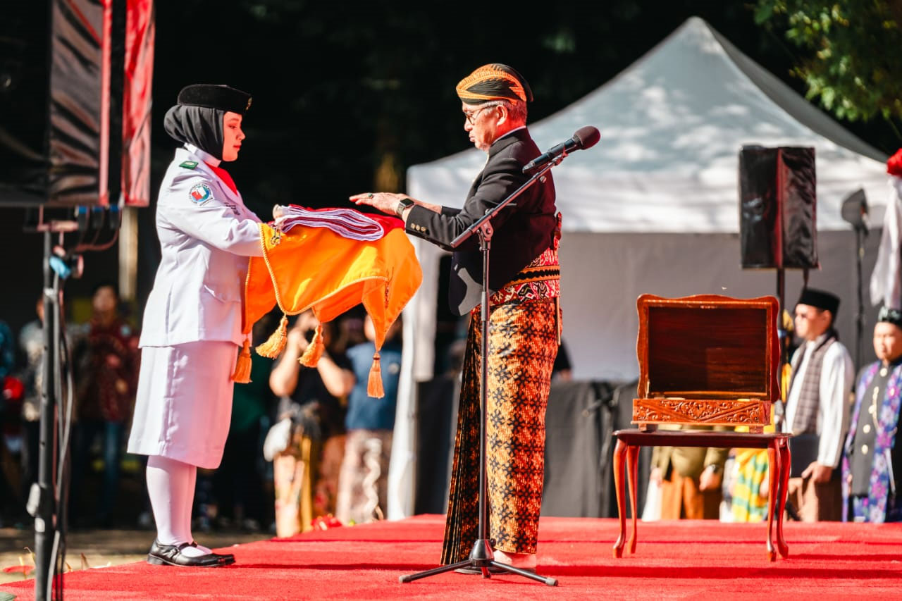 Ribuan WNI di Belanda ikuti peringatan detik-detik proklamasi 17 Agustus 2024 Ribuan WNI di Belanda ikuti peringatan detik-detik proklamasi 17 Agustus 2024