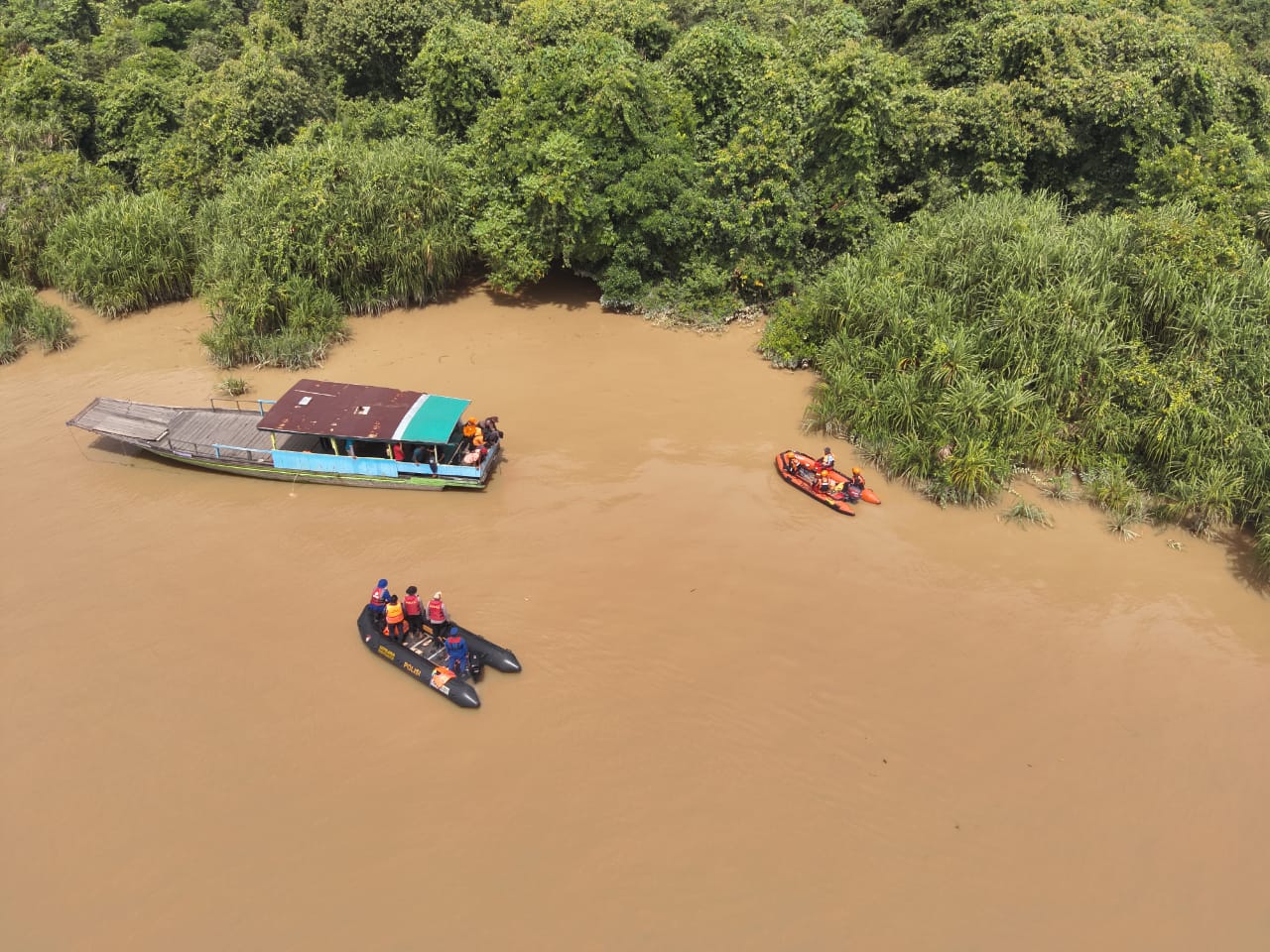Perahu terbalik di sungai Kahayan, Kecamatan Maluku, Tim SAR cari 4 orang yang hilang