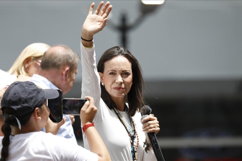 Oposisi Venezuela dan pendukung Maduro gelar aksi terpisah di Caracas Oposisi Venezuela dan pendukung Maduro gelar aksi terpisah di Caracas