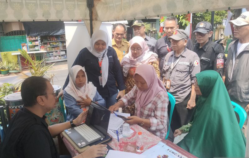 KPU Jakbar tinjau posko pemutakhiran data pemilih