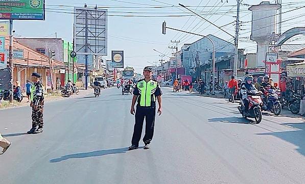 Masyarakat antusias ikuti lomba karnaval Kecamatan Adiwerna, Tegal Masyarakat antusias ikuti lomba karnaval Kecamatan Adiwerna, Tegal