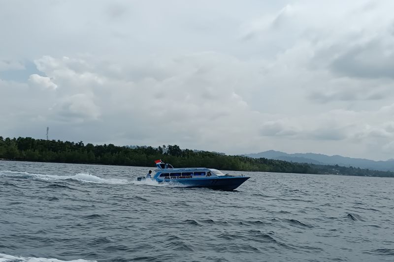 BMKG prakirakan tinggi gelombang wilayah kepulauan hingga 2,5 meter BMKG prakirakan tinggi gelombang wilayah kepulauan hingga 2,5 meter