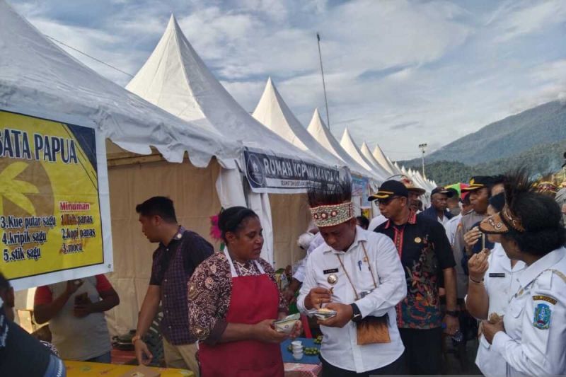 Pemkab Jayapura harap Festival Bahari Tanah Merah dorong ekonomi warga Pemkab Jayapura harap Festival Bahari Tanah Merah dorong ekonomi warga