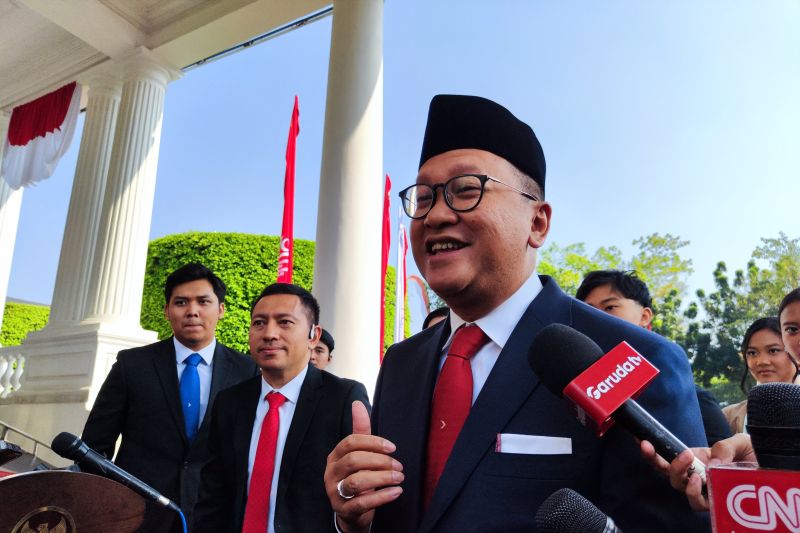 Rosan Roeslani tiba di Istana untuk dilantik jadi Menteri Investasi Rosan Roeslani tiba di Istana untuk dilantik jadi Menteri Investasi
