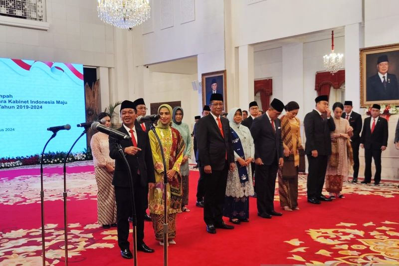 Supratman Andi Atgas resmi dilantik sebagai Menkumham Supratman Andi Atgas resmi dilantik sebagai Menkumham