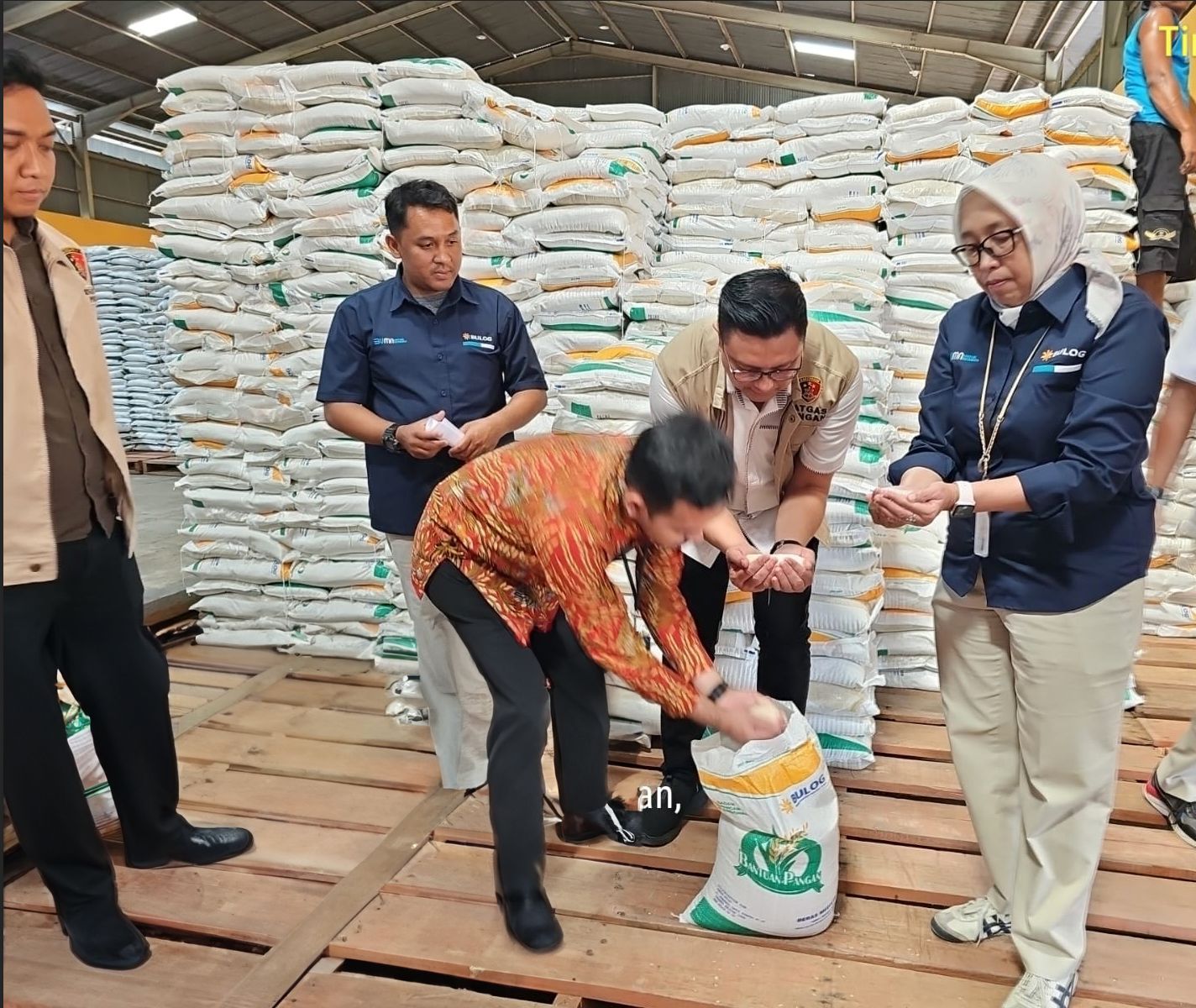 Satgas pangan Polri awasi langsung penyaluran bantuan pangan Pemerintah di DIY Satgas pangan Polri awasi langsung penyaluran bantuan pangan Pemerintah di DIY