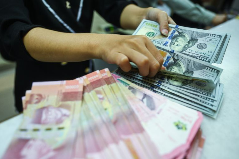 Rupiah Jumat pagi tergelincir 38 poin menjadi Rp16.275 per dolar AS