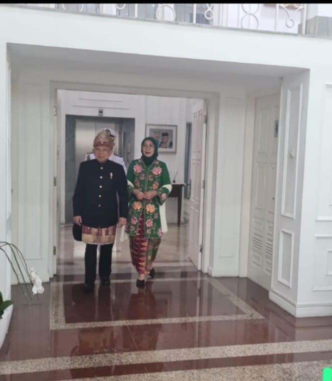 Hadiri sidang tahunan, Wapres Maruf Amin kenakan pakaian adat Palembang Hadiri sidang tahunan, Wapres Maruf Amin kenakan pakaian adat Palembang