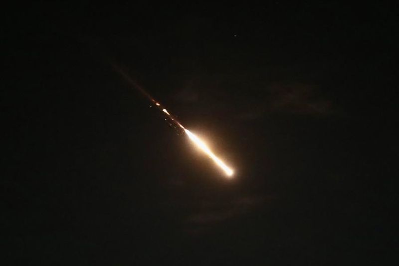 Israel mungkin segera merespons serangan Iran Israel mungkin segera merespons serangan Iran