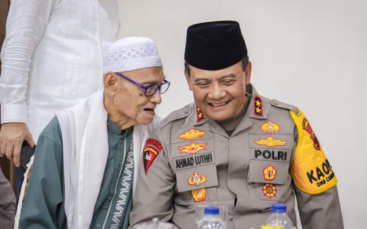 Ormas, tomas dan toga di Kudus dukung Irjen Pol Ahmad Luthfi maju Pilgub Jateng 2024