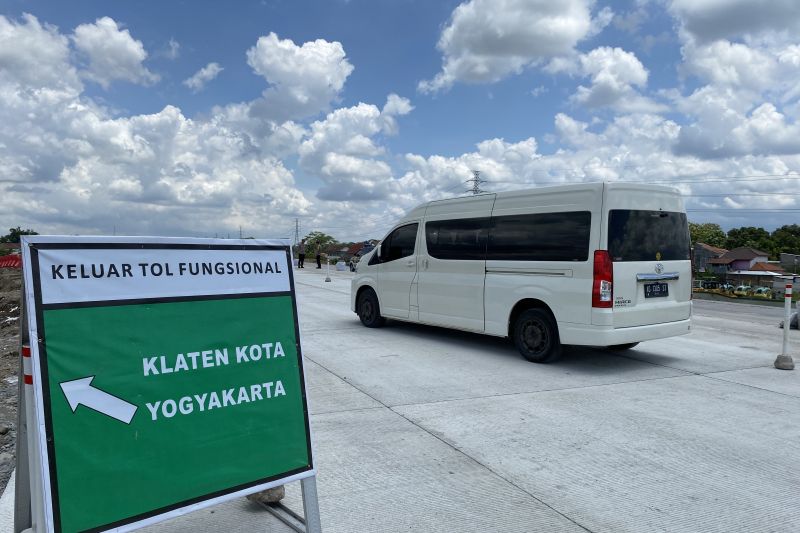 BBM bergerak disiagakan di Tol Solo-Yogyakarta saat libur Lebaran BBM bergerak disiagakan di Tol Solo-Yogyakarta saat libur Lebaran