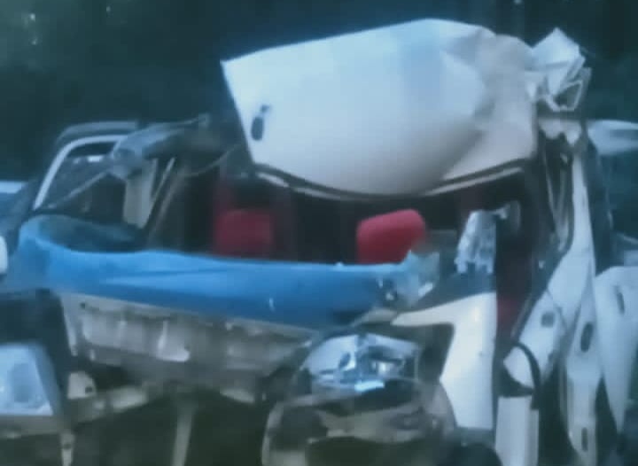 Minibus terlibat tabrak belakang di Tol Cipularang, empat penumpang luka-luka