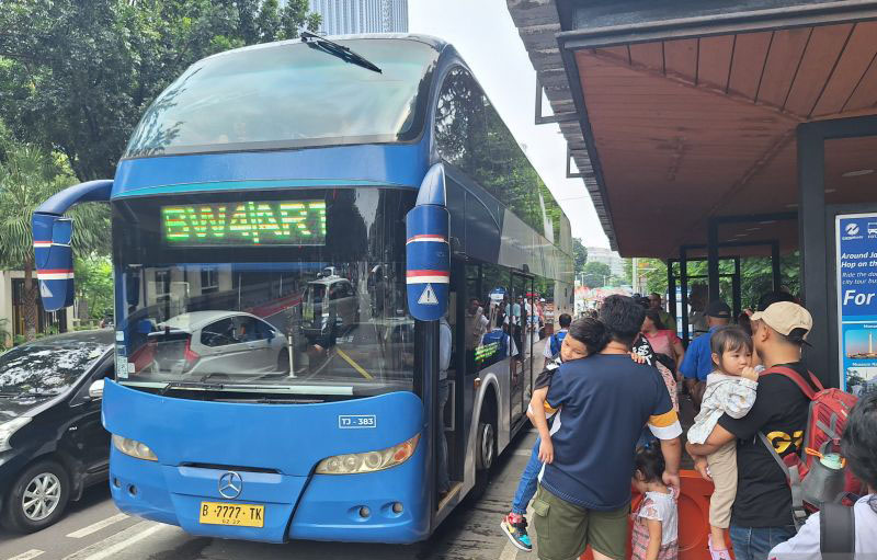 Bus wisata TransJakarta bertema pencakar langit jadi favorit warga