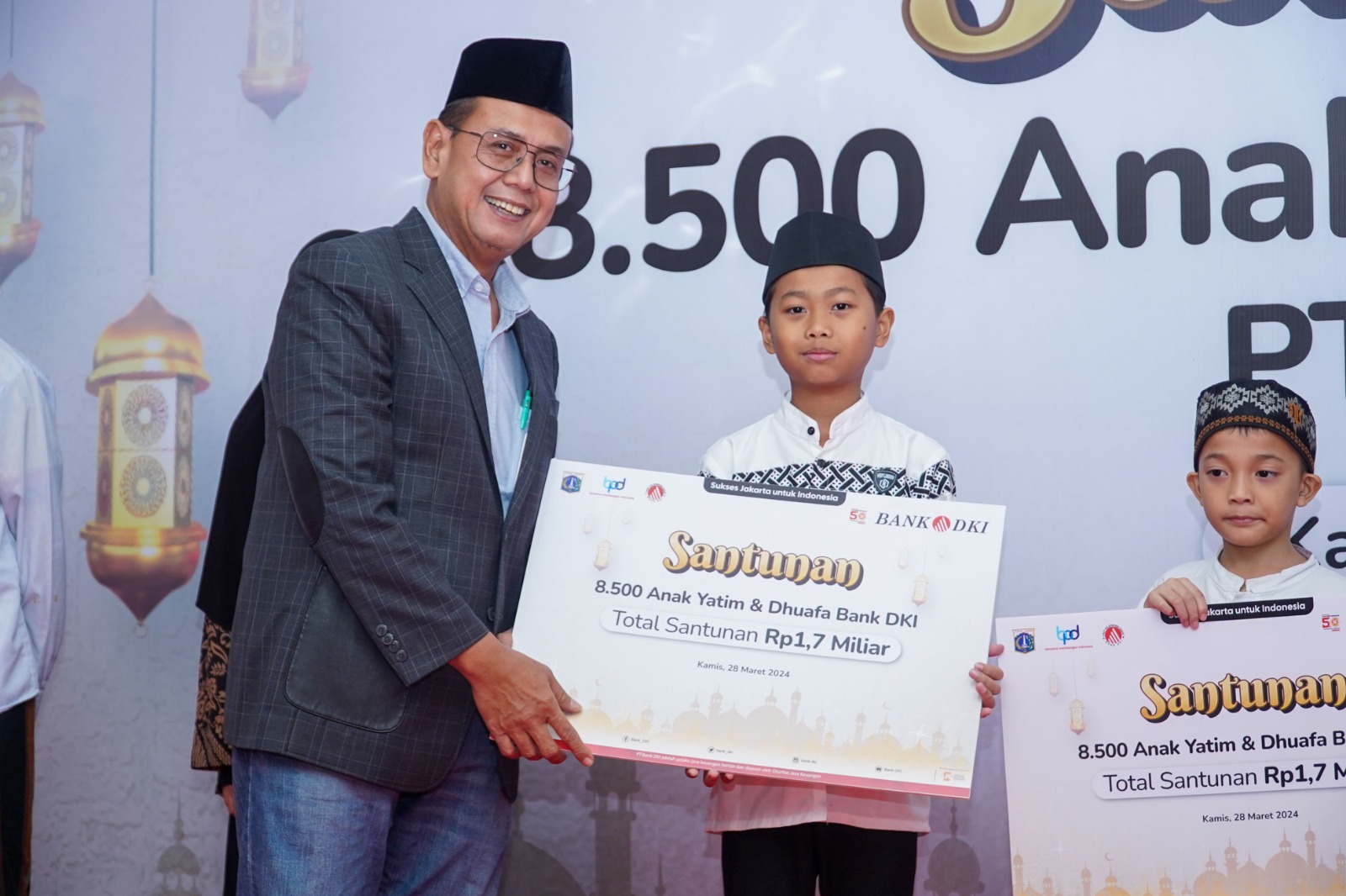 Bank DKI gelar santunan kepada 8.500 yatim dan dhuafa Bank DKI gelar santunan kepada 8.500 yatim dan dhuafa