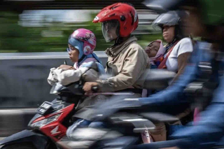 Sebanyak 876.876 sepeda motor tercatat keluar masuk Jabodetabek pada H+3 Lebaran Sebanyak 876.876 sepeda motor tercatat keluar masuk Jabodetabek pada H+3 Lebaran
