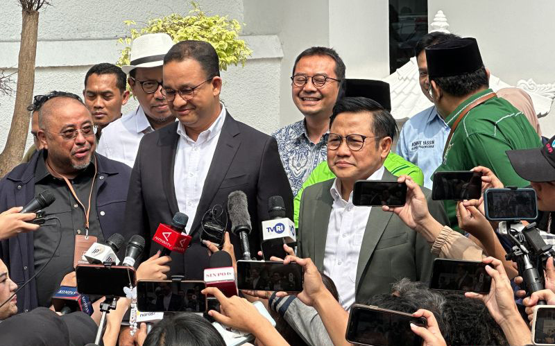 Anies-Muhaimin tiba di kantor KPU RI Anies-Muhaimin tiba di kantor KPU RI