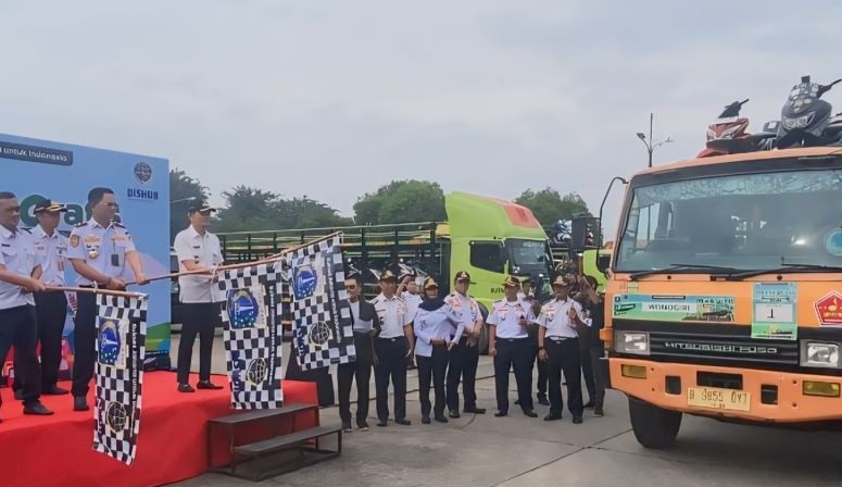 DKI berangkatkan ratusan motor pemudik dari Terminal Pulogadung DKI berangkatkan ratusan motor pemudik dari Terminal Pulogadung