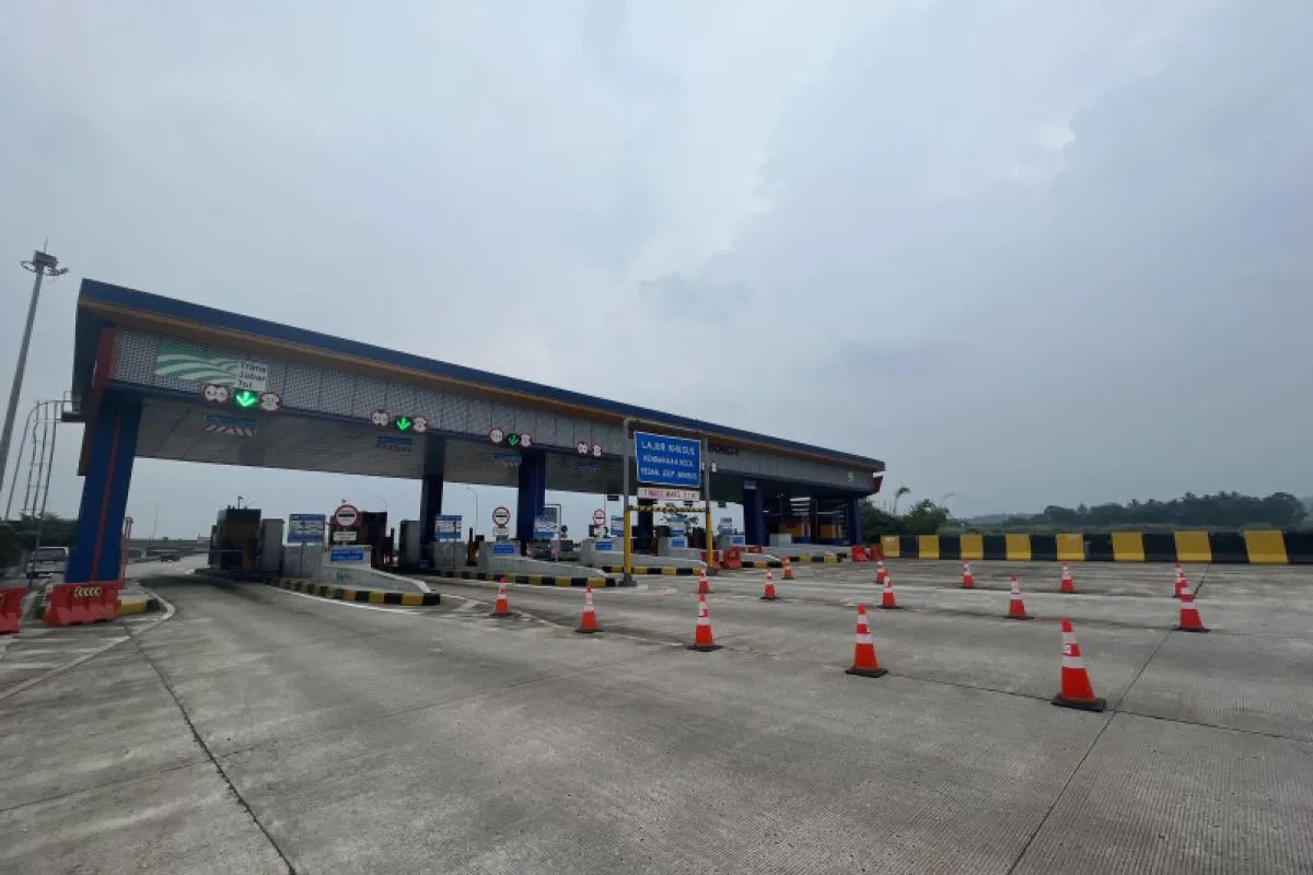 Tol Bocimi ditutup sementara, arus lalin dialihkan ke luar gerbang tol Cigombong Tol Bocimi ditutup sementara, arus lalin dialihkan ke luar gerbang tol Cigombong