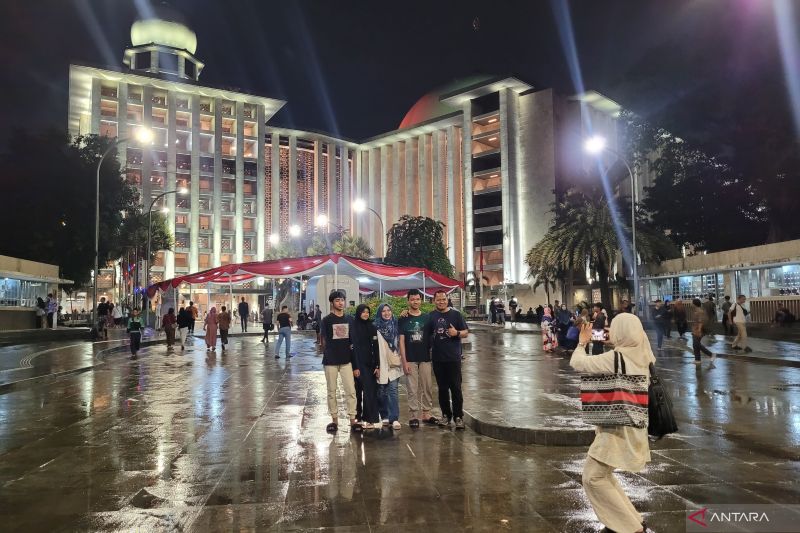 Wamenag imbau masyarakat tetap tertib dalam meramaikan malam takbiran Wamenag imbau masyarakat tetap tertib dalam meramaikan malam takbiran